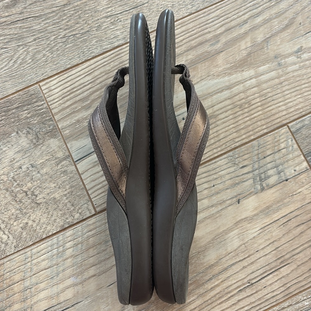 Vionic Toe Post Sandals Size 7 Brown Bronze Thong Flip Flop TIDE II - Picture 7 of 8